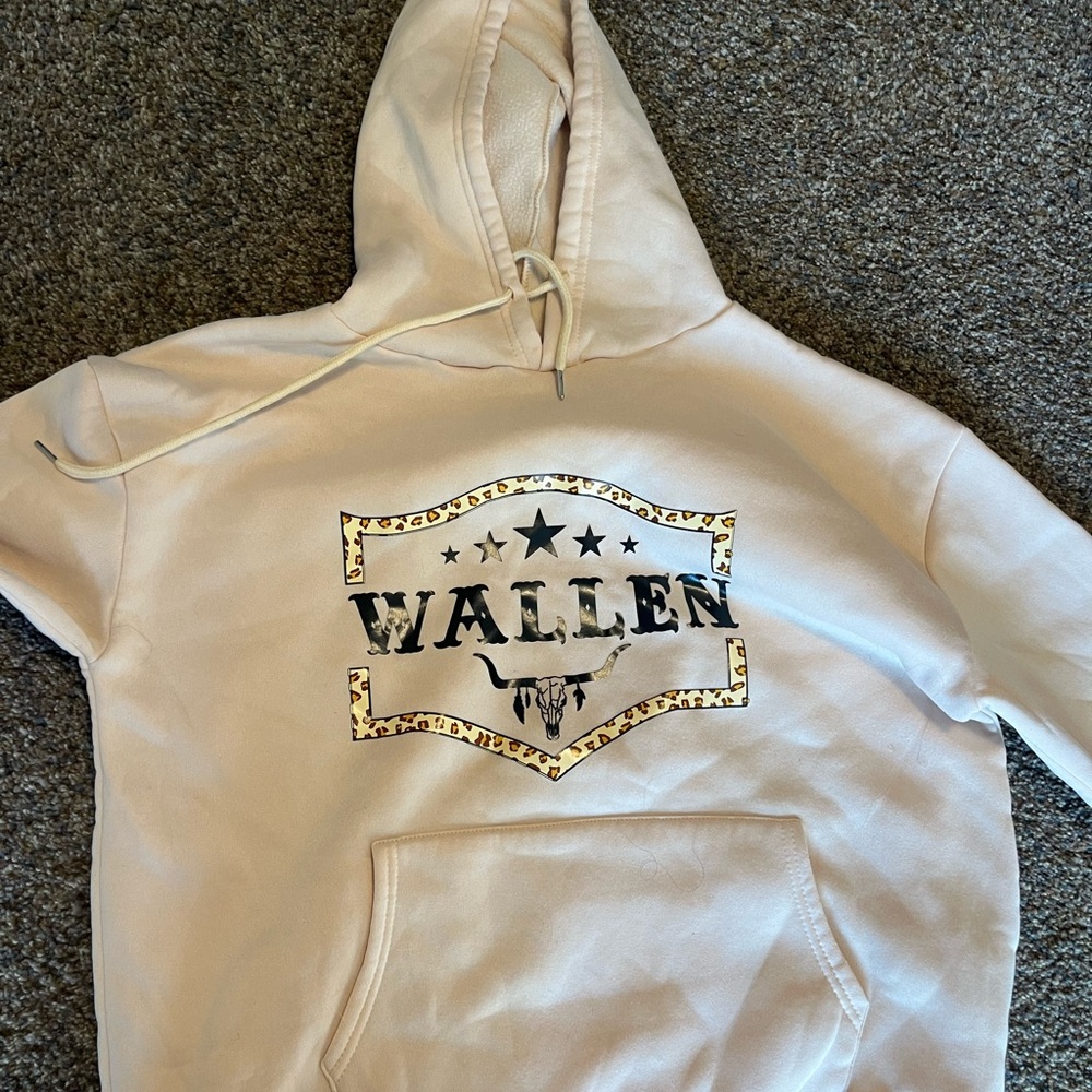 Cream Wallen Hoodie with Graphic Design